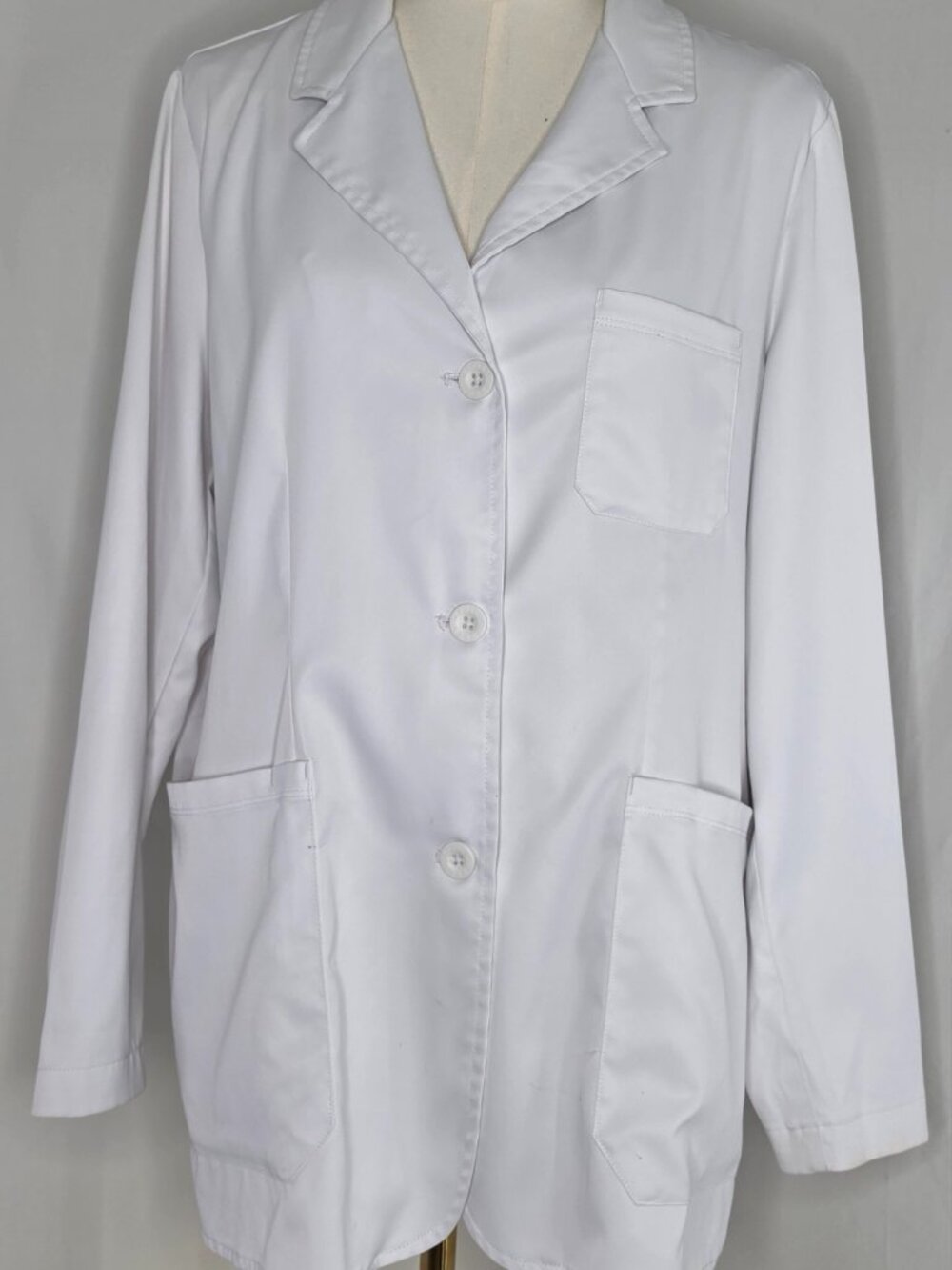 Healing Hands The White Coat Minimalist Women’s Lab Coat White